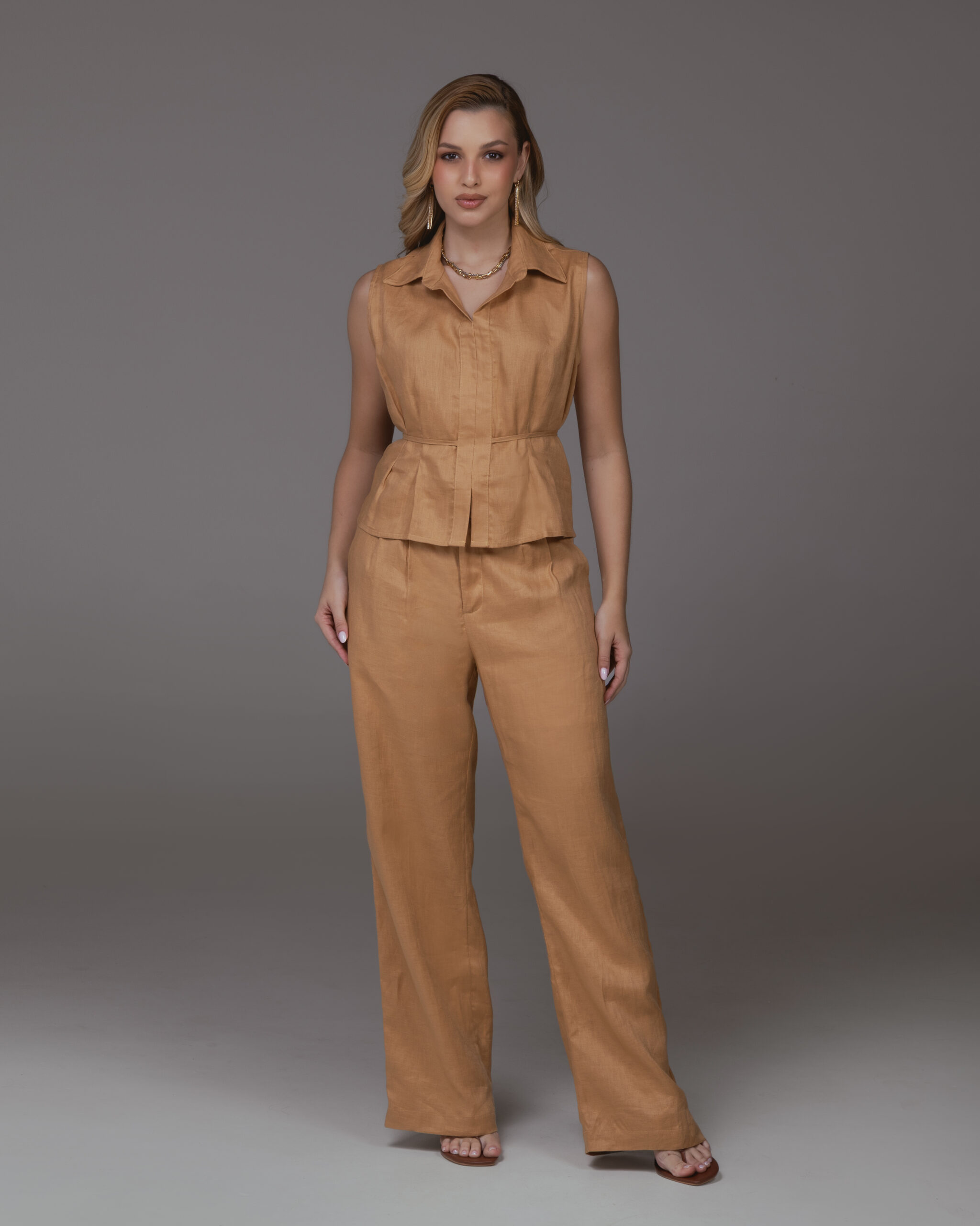 CALÇA PANTALONA EM CAMBRAIA DE LINHO PURO TERRA